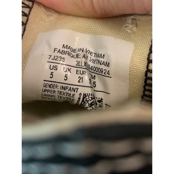 CONVERSE Boy’s Chuck Taylor Low Top All Star Sneakers / Size: 5 - Picture 2 of 10